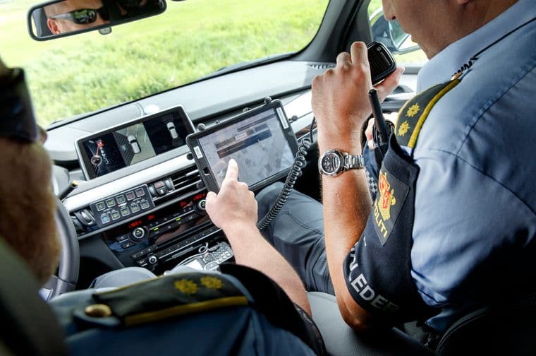 Store deler av konsulentutgiftene i politiet går til IKT-prosjekter. Blant annet har det blitt utviklet løsninger for tilgang til politiets registre og andre dataverktøy på nettbrett ute i patruljebiler.