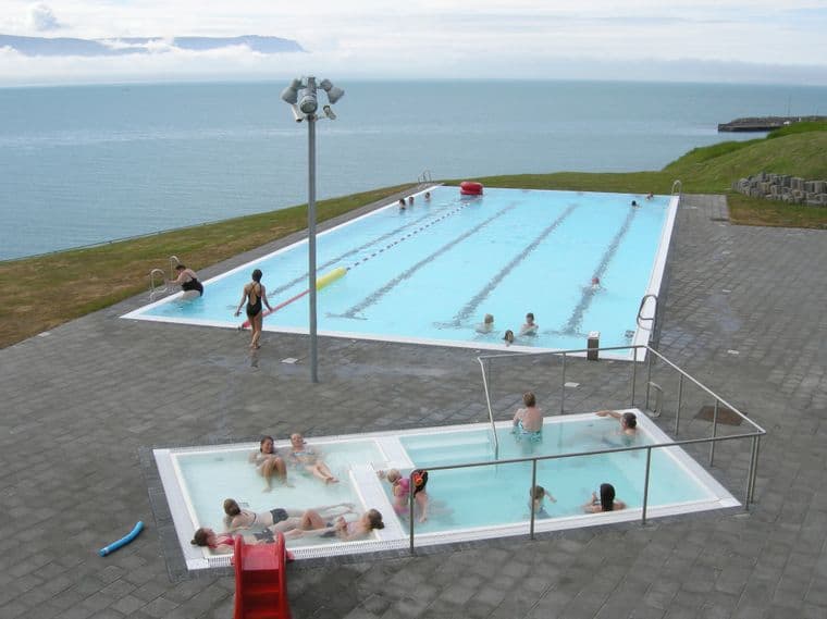 Islandske barn er de beste til å svømme i Norden.